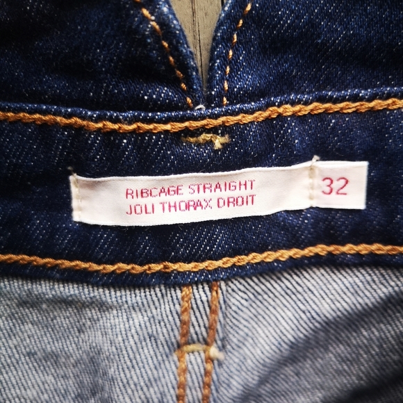 Levi's Ribcage Straight Jean's size 32 - Picture 3 of 3